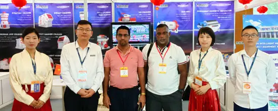 矿业展会现场图片