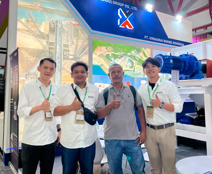 矿业展会现场图片